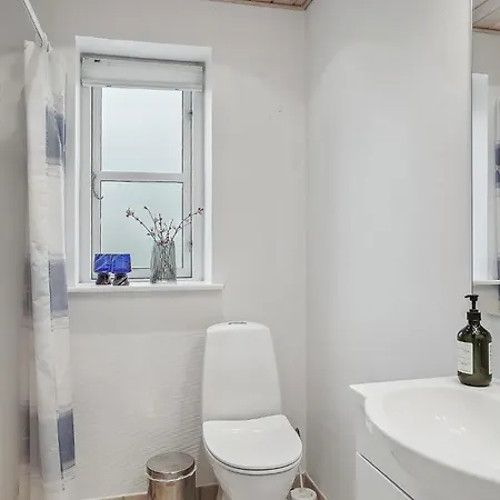 Feriehus Awesome In With Sauna Hirtshals